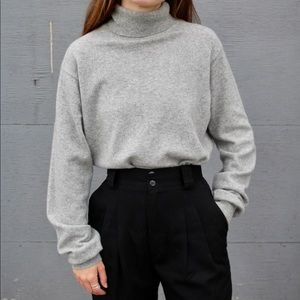 SOLD🔅Ungaro Knitwear 100% Cashmere Turtleneck
